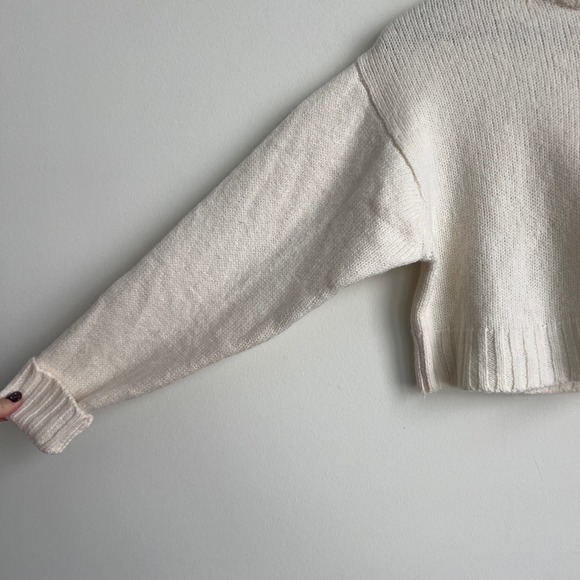 Aritzia Wilfred Free 100% Merino Wool Cream White Crop Turtleneck Sweater Top - Picture 3 of 6